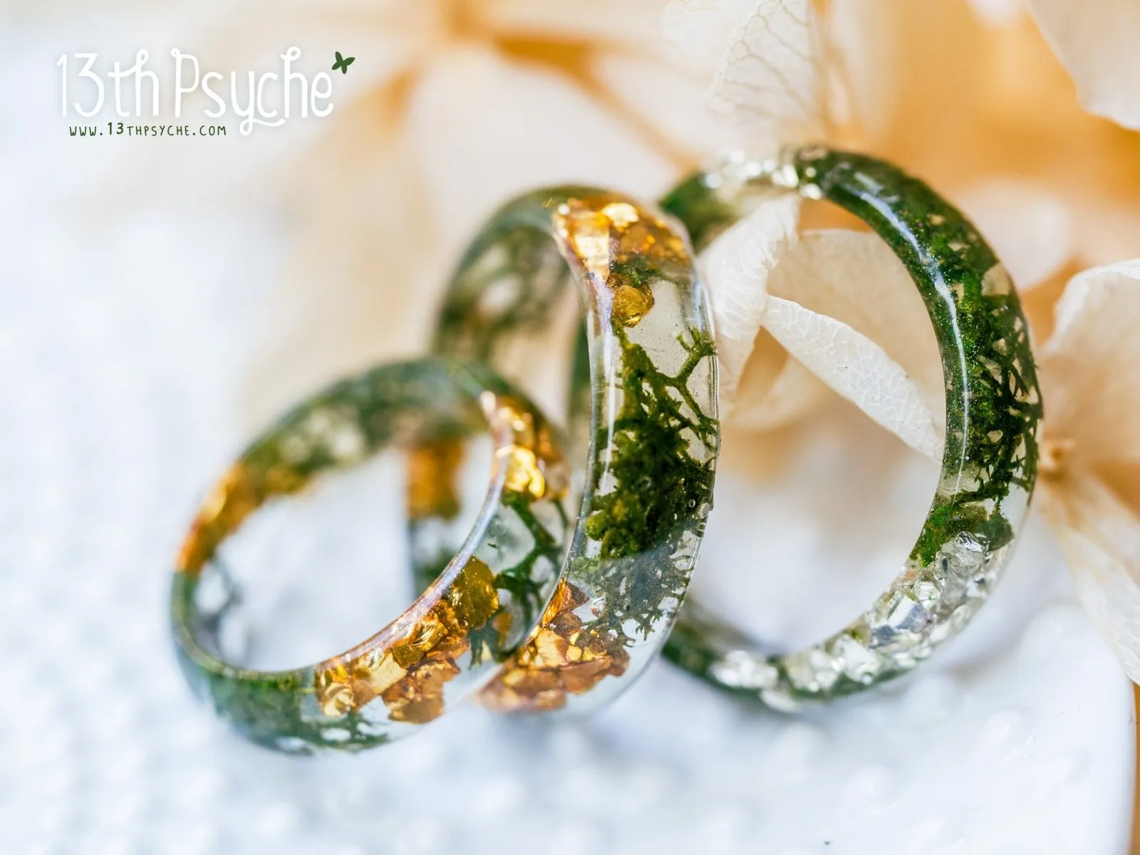 Real moss and metallic stones resin ring