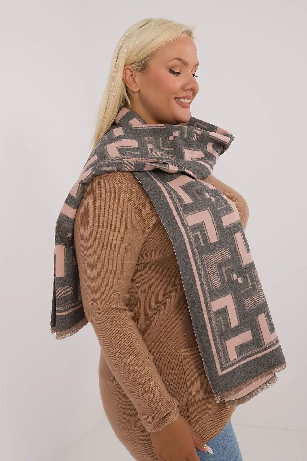 TEEK - Abstract Design Fringe Edge Scarf